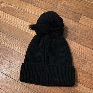 Steve Madden Pom Pom'ed Winter Beanie